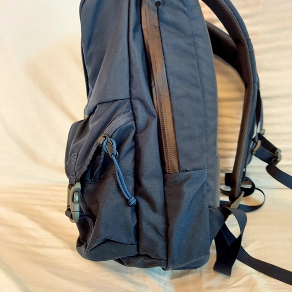 MYSTERY RANCH Black Ruck 24 Backpack - NEW! - Picture 13 of 14